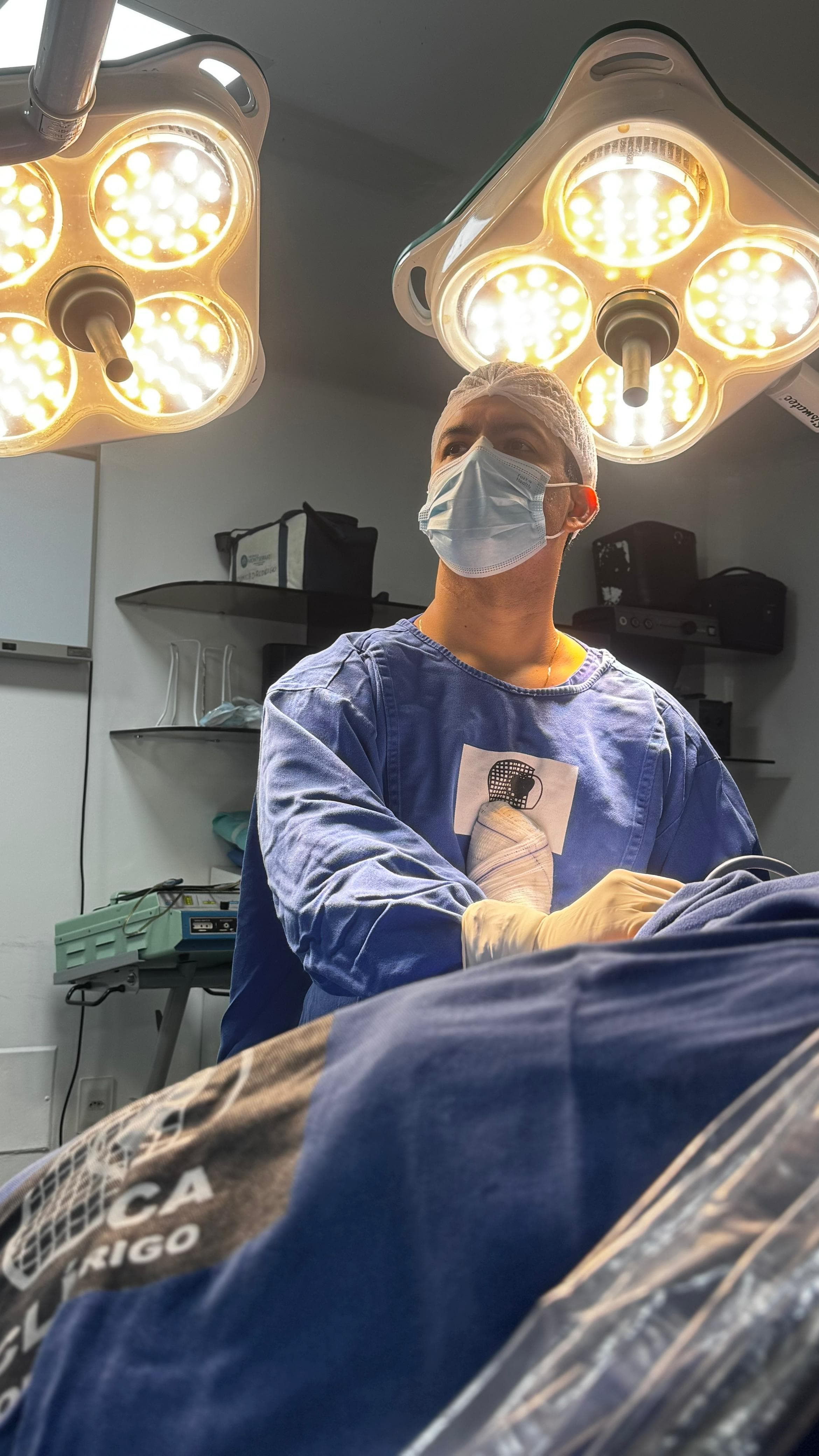 Dr. Franklin em cirurgia